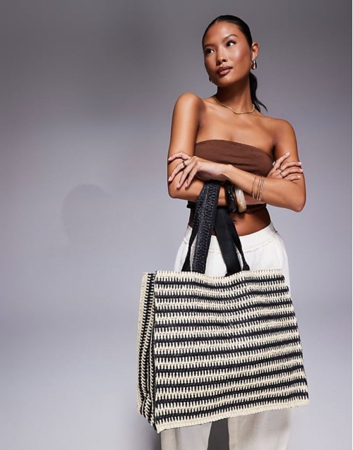 straw tote bag in mono stripe