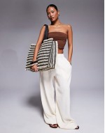 straw tote bag in mono stripe