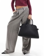 handheld large tote bag in black