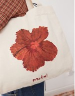 barbara hibiscus print tote bag in ivory